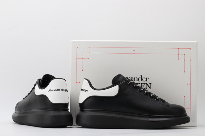 alex mcqu sneakers