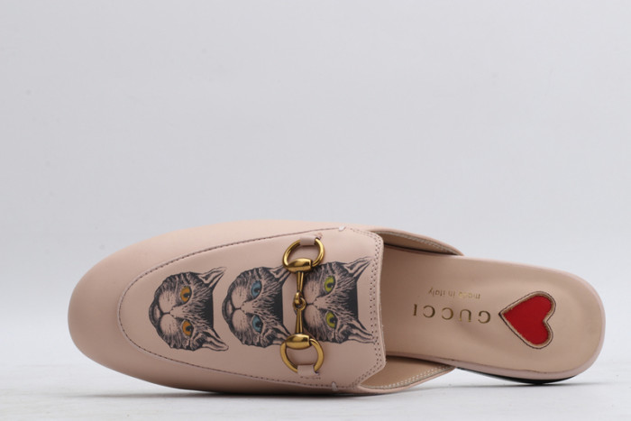 guc loafer