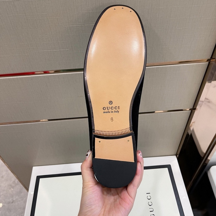 guc loafer