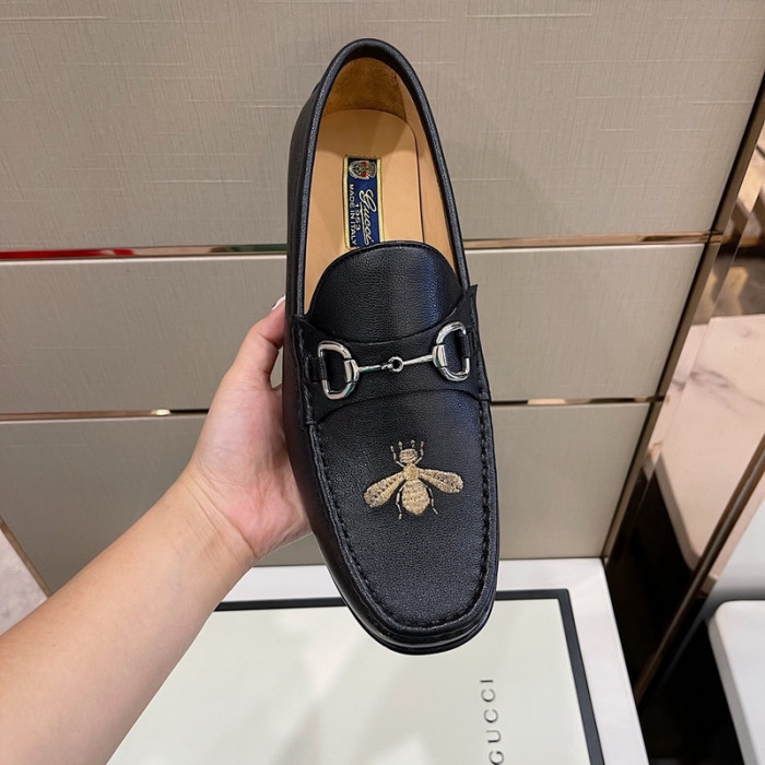 guc loafer