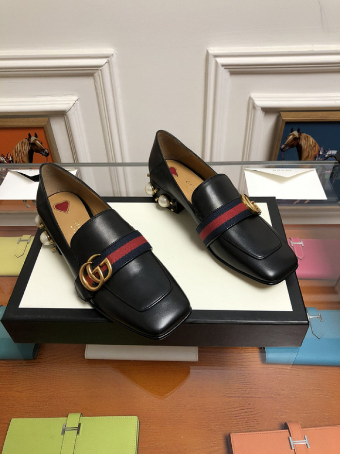 guc loafer