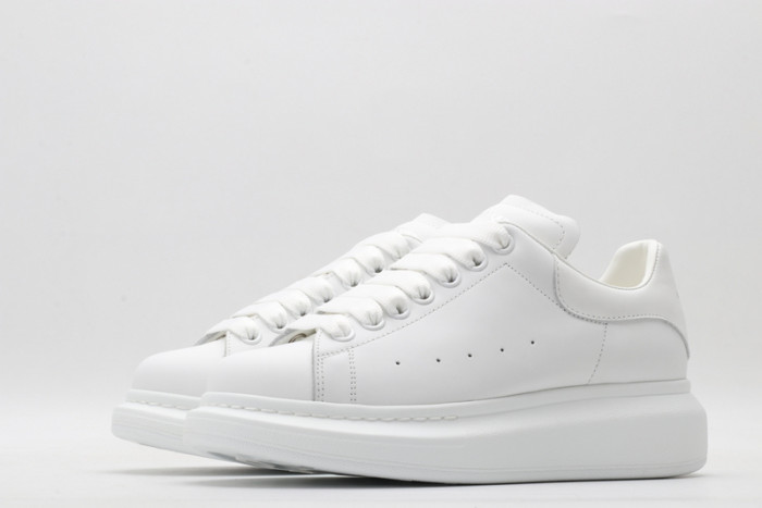 alex mcqu sneakers