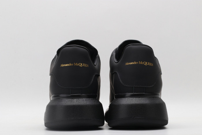alex mcqu sneakers