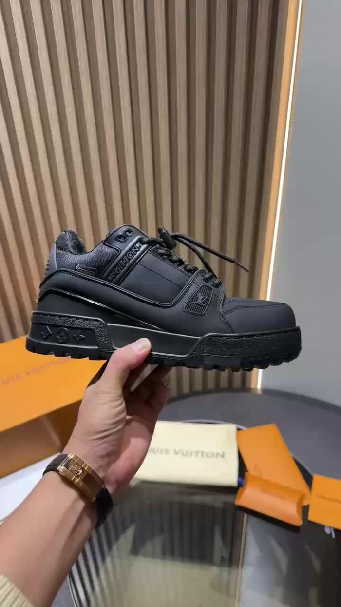 LOVT SNEAKER lv-236