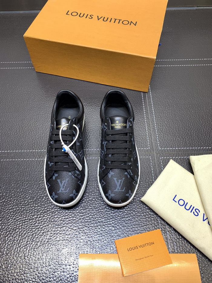 lovt sneaker