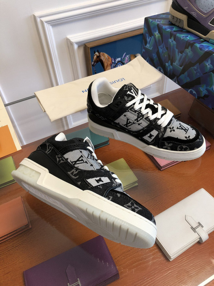 lovt sneaker