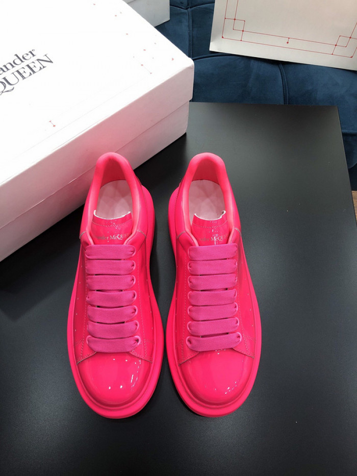 alex mcqu sneakers
