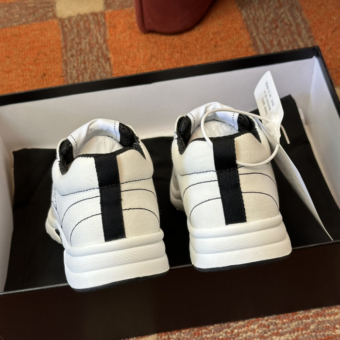 CN LOW TOP TRAINER CC SNEAKERS 21010923