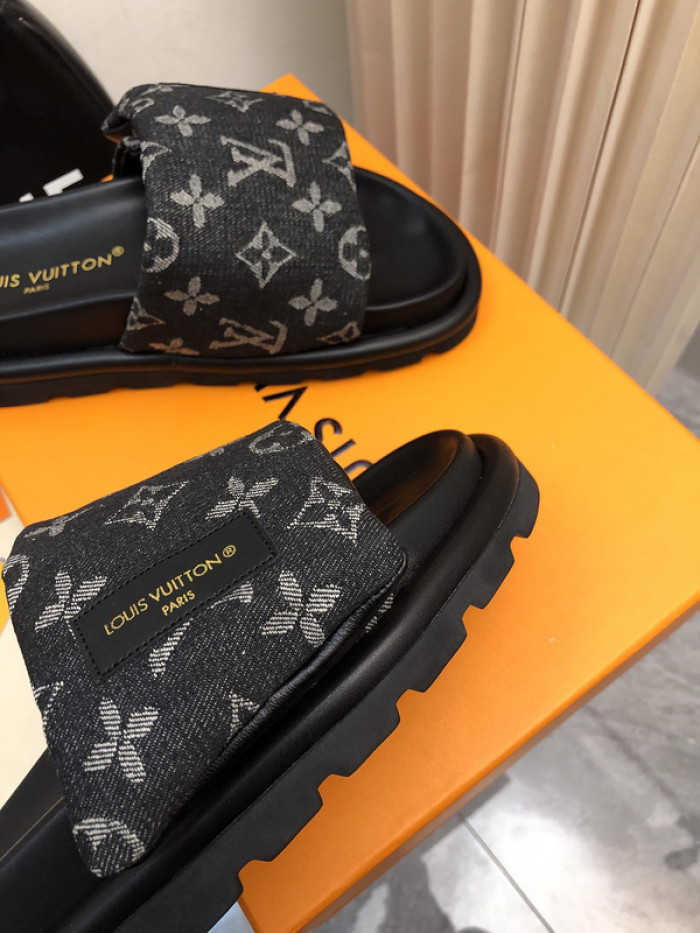 lovt sandal