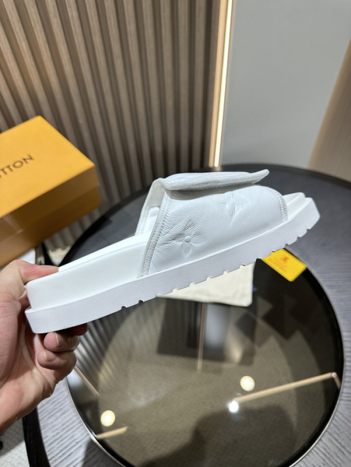 lovt sandal