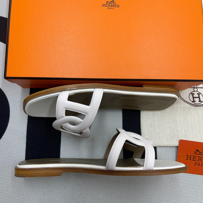her slides 2306096