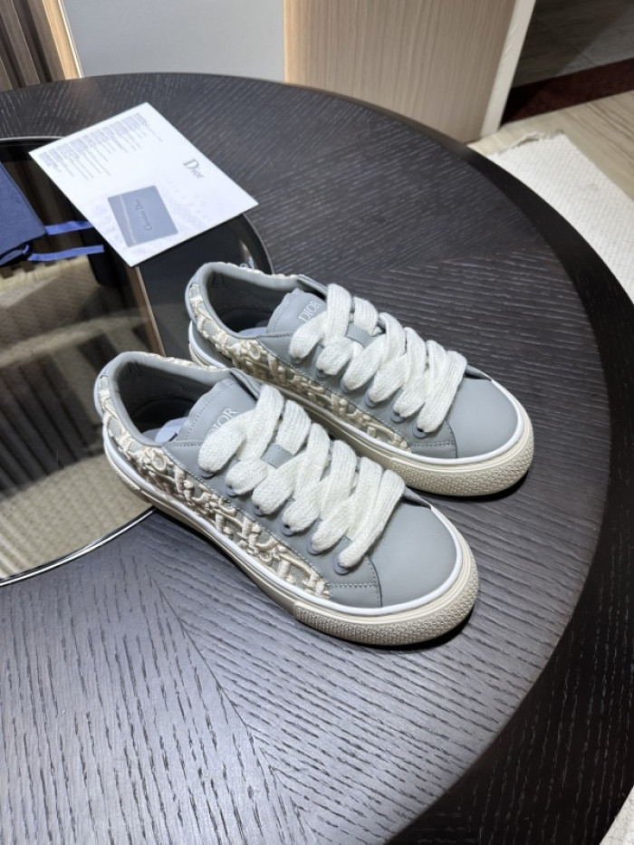 DR B33 LOW-TOP SNEAKERS DR-134